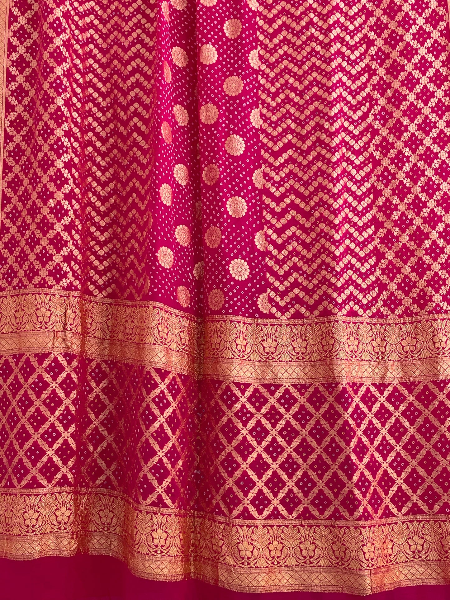 BANDHANI GEORGETTE DUPATTA WITH ZARI WORK