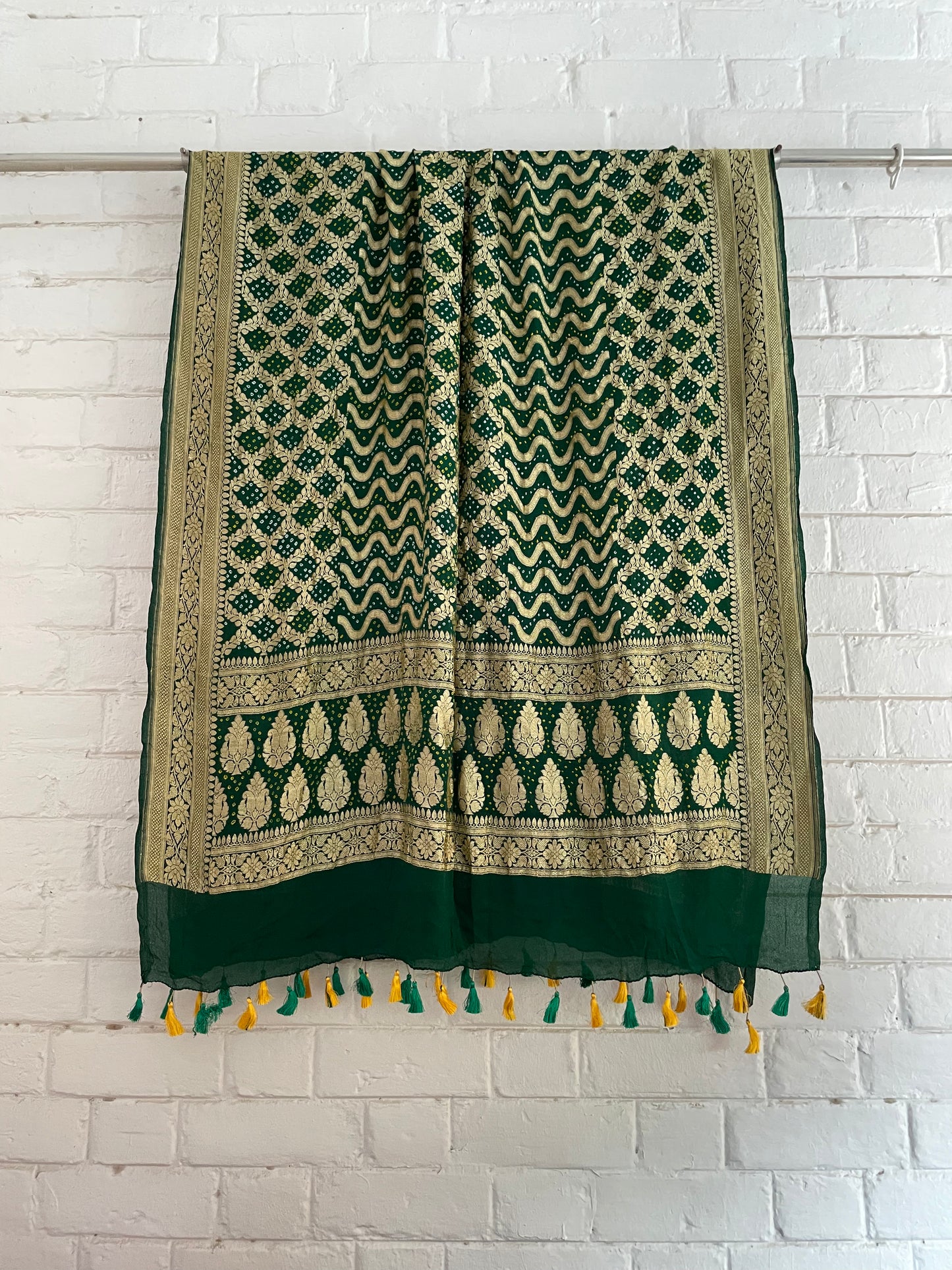BANDHANI GEORGETTE DUPATTA WITH ZARI WORK