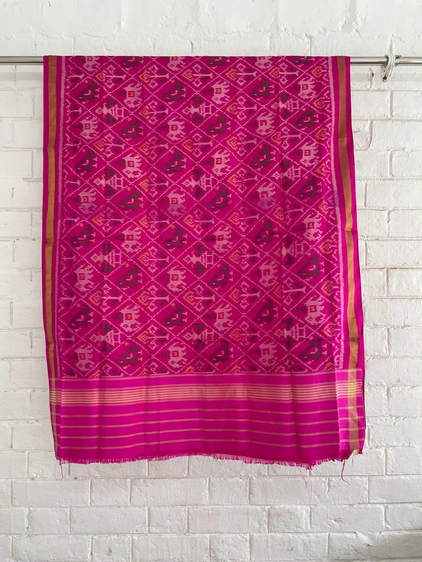 Pink Patola Single Ikkat dupatta featuring intricate woven motifs and traditional artisan craftsmanship