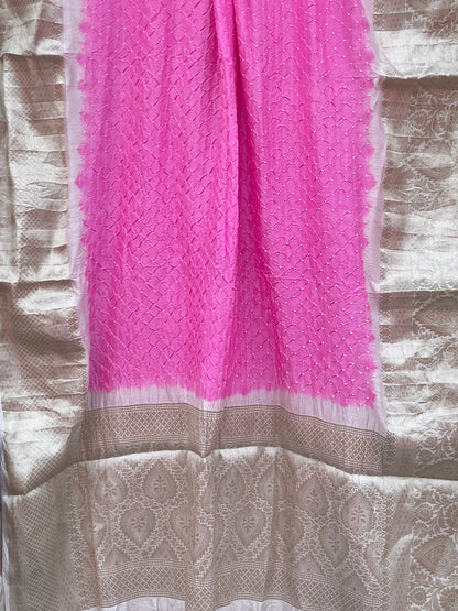 Baby pink Kanjivaram silk Bandhani dupatta featuring traditional tie-dye craftsmanship and luxurious silk texture