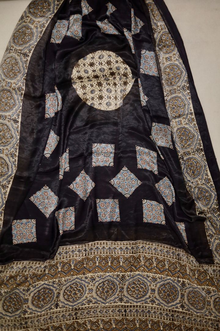 AJRAKH MODAL SILK DUPATTA WITH LAGDI PATTA