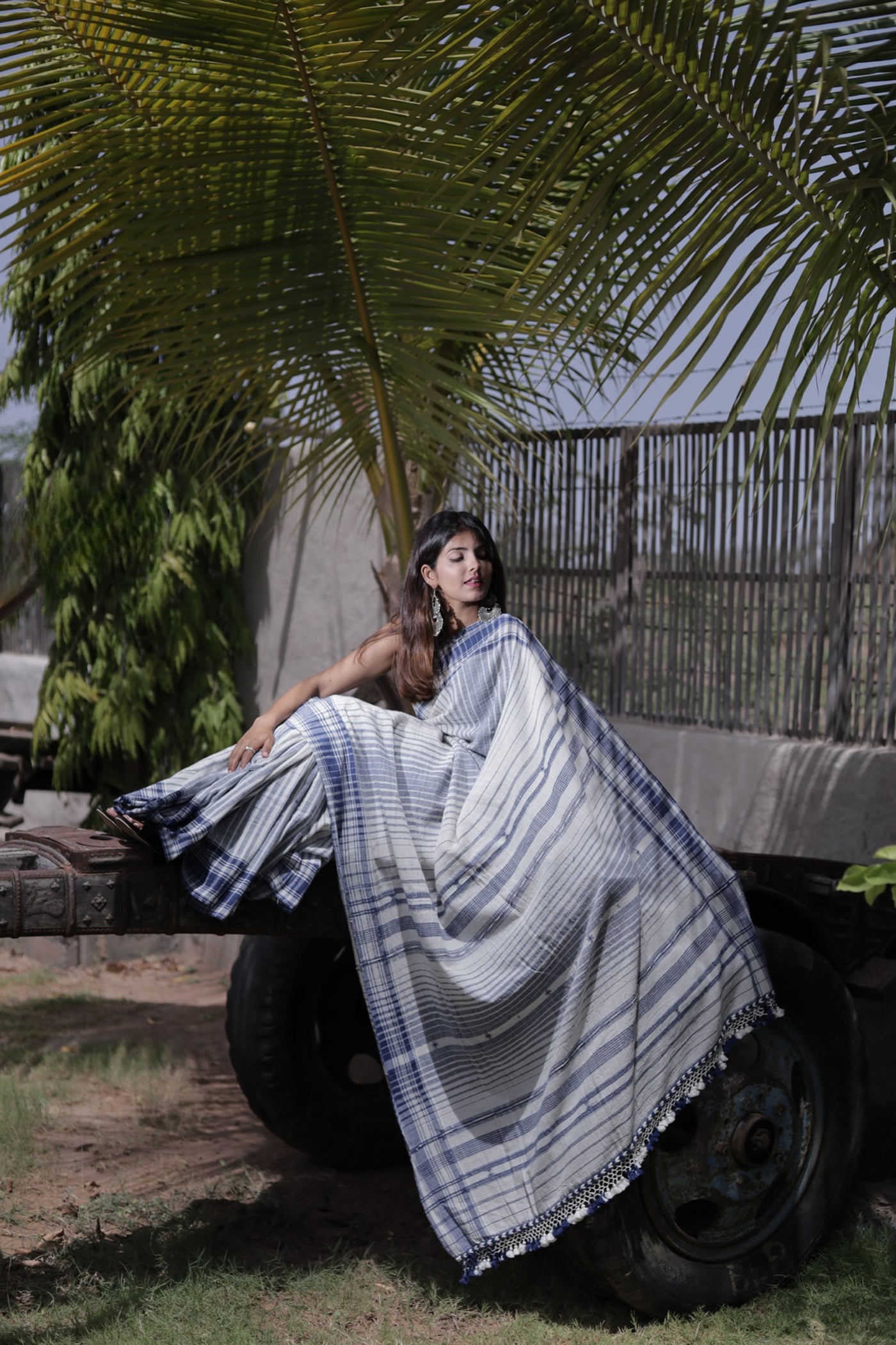 Dusk Kala Cotton Bhujodi saree featuring traditional handwoven patterns and artisanal craftsmanship
