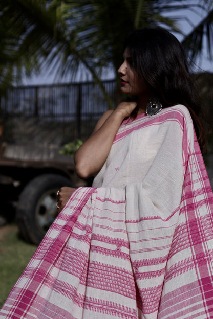 Elegant Blossom Kala Cotton Saree with Traditional Bhujodi Weaving