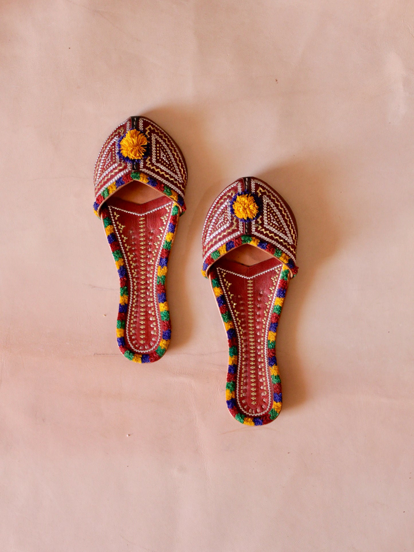 Traditional Handstitched Leather Jutti for Everyday Elegance