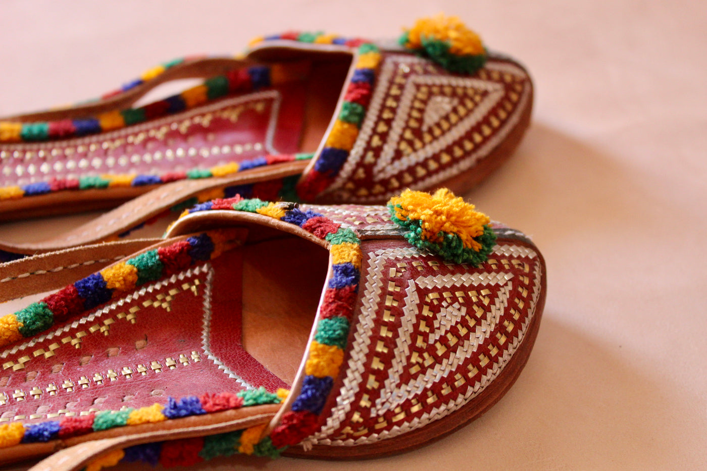 Premium leather jutti handcrafted with fine stitching and a comfortable fit