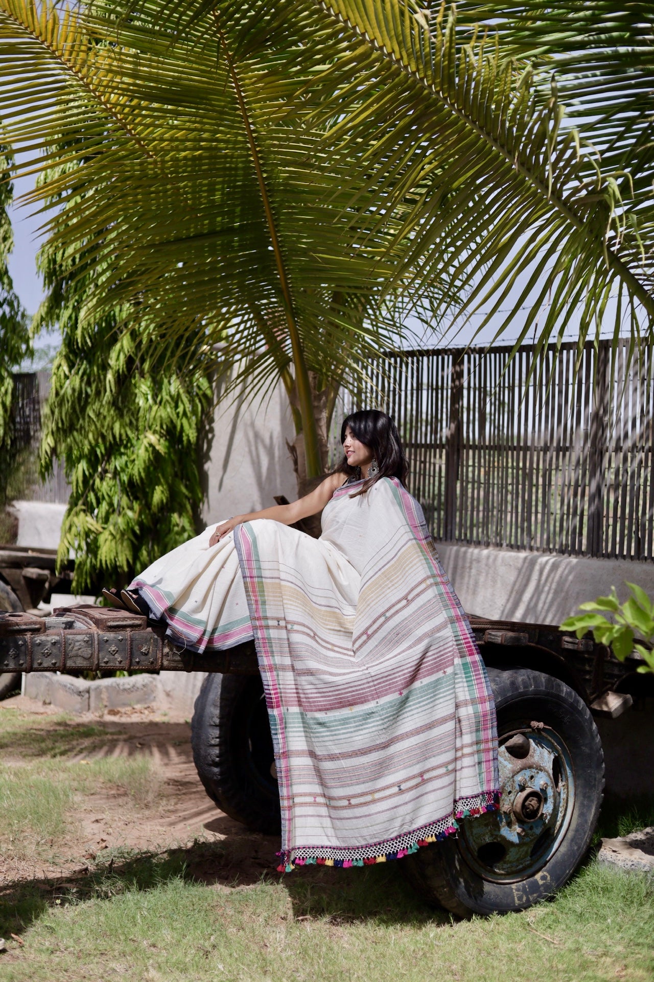 Pearl Kala Cotton Bhujodi saree featuring traditional handwoven patterns and artisanal craftsmanship