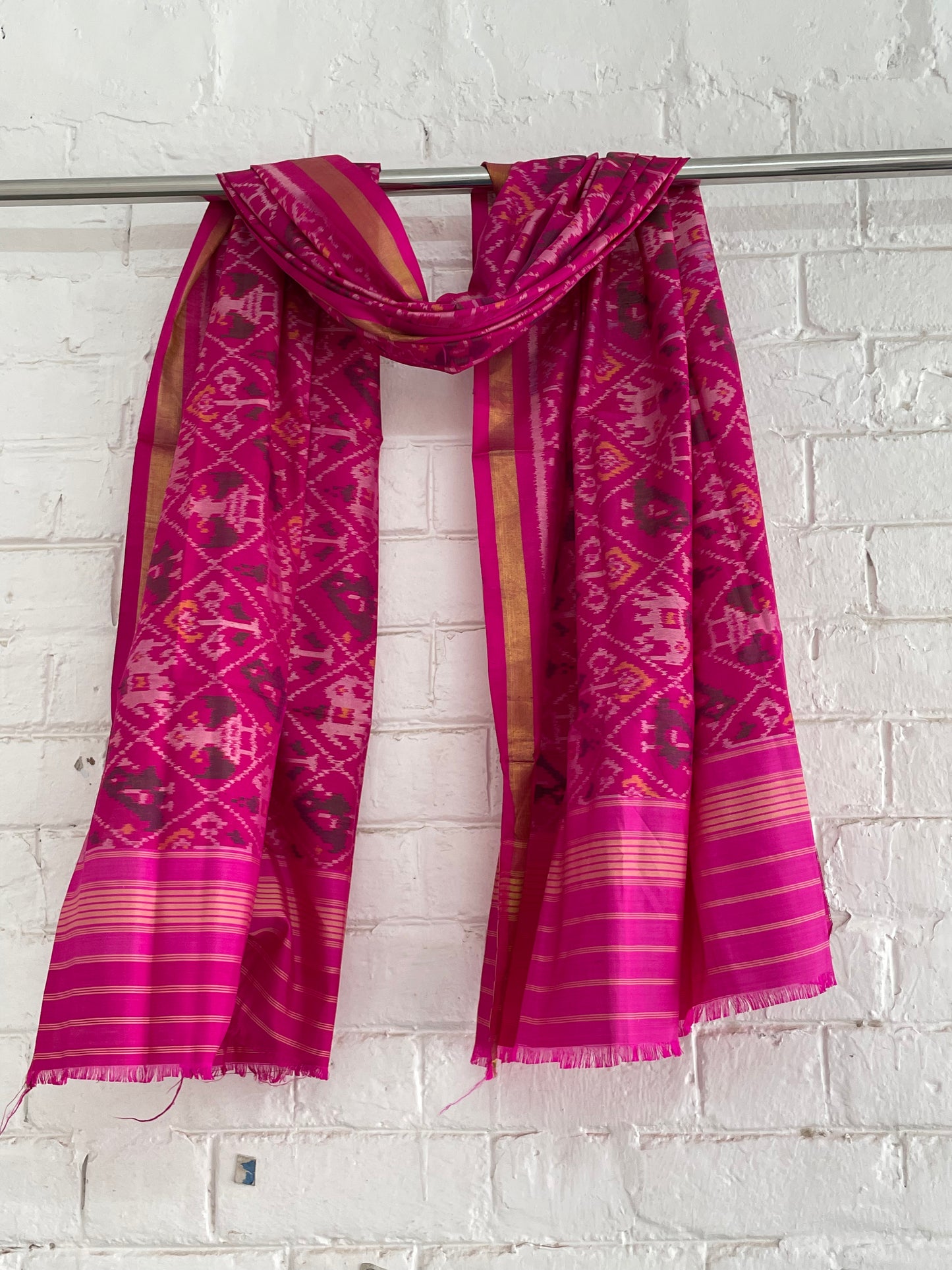 Pink Patola Single Ikkat dupatta featuring intricate woven motifs and traditional artisan craftsmanship
