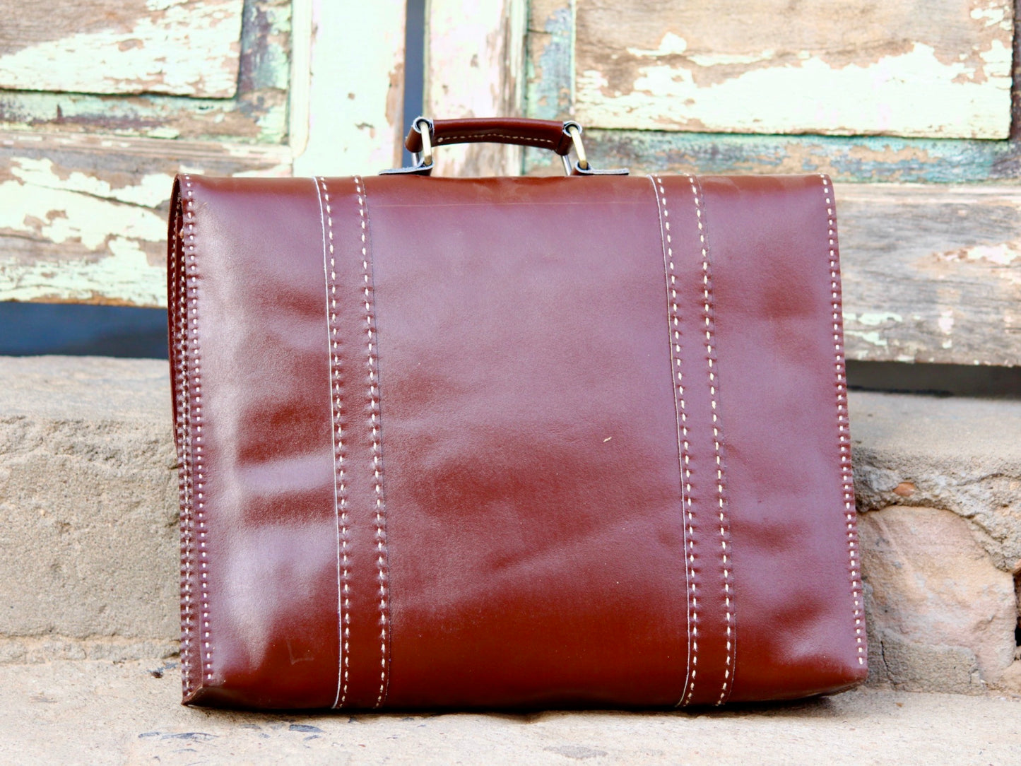 Premium leather office bag featuring a spacious interior and elegant finish