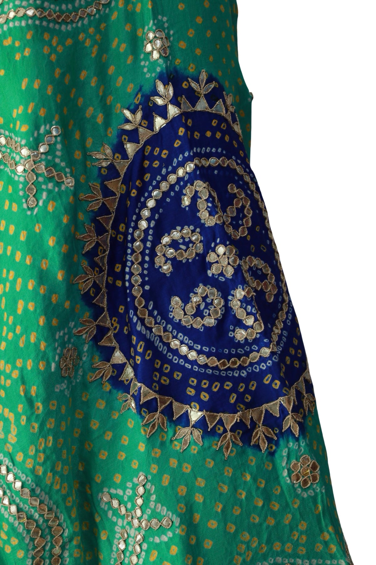Royal blue border with Bandhani patterns and Gota Patti detailing on Neelambari dupatta