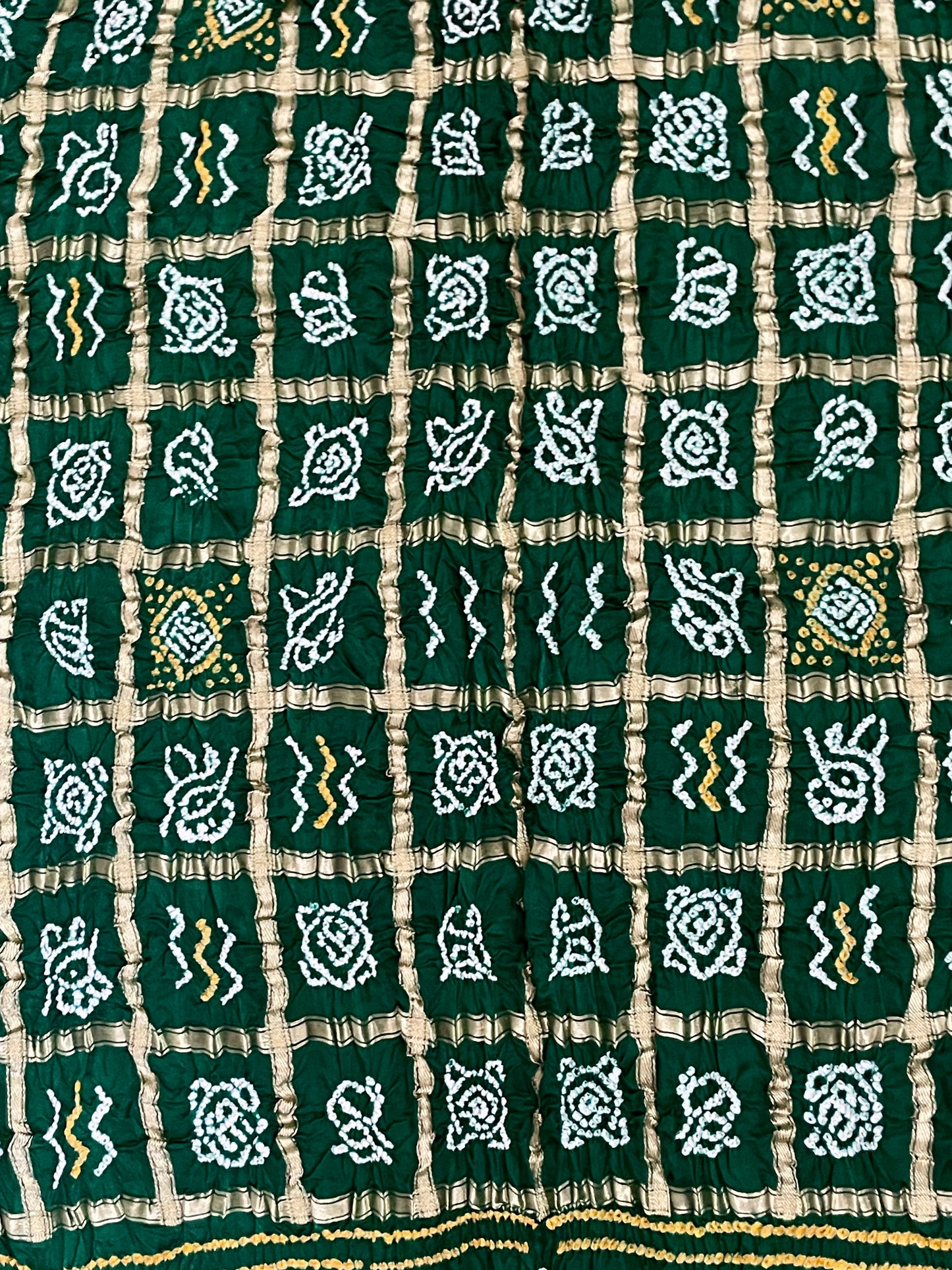 BANDHANI GHARCHOLA GAJJI SILK SAREE